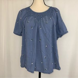 Women’s Old Navy Chambray Flower Top Size L
